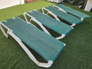 4 Tumbonas de resina inyectada medidas 73*35*190cm