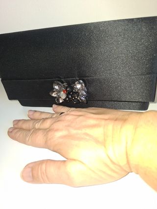Bolso de fiesta negro con pedrería