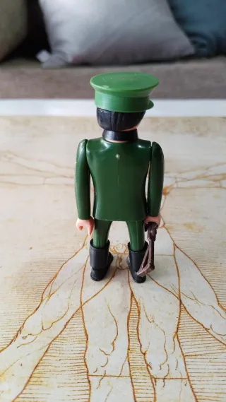 Airgamboy Capitán militar.