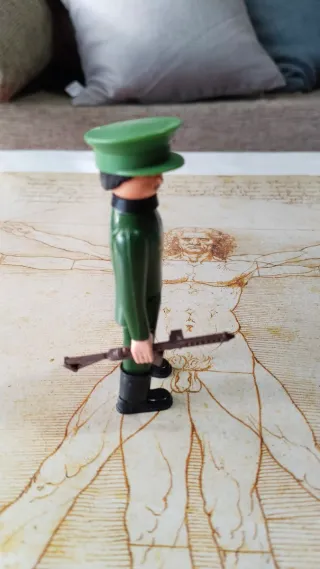 Airgamboy Capitán militar.