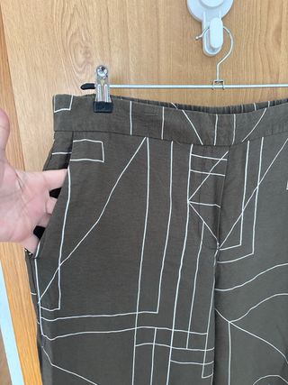 Pantalón ancho estampado geométrico
