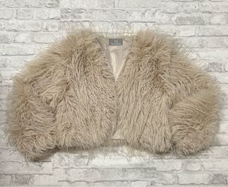 Chaqueta Pelo Crop Beige