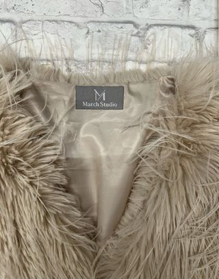 Chaqueta Pelo Crop Beige