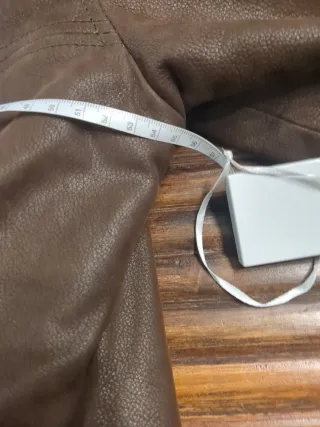 Abrigo Piel auténtica. Marrón. Lotusse