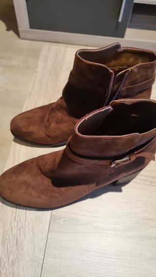 Botines de piel ante marrones