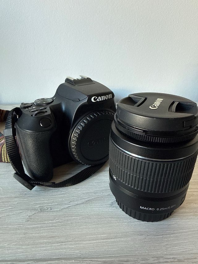 Cámara Canon EOS 250D Negra