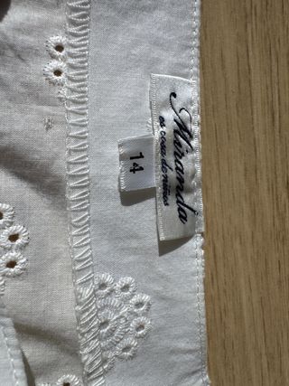 Caftán niña blanco con lazo azul