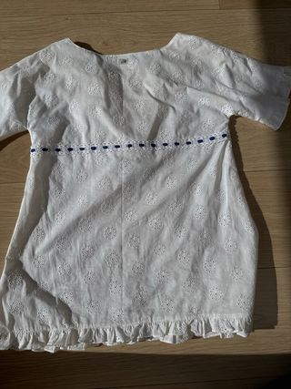 Caftán niña blanco con lazo azul