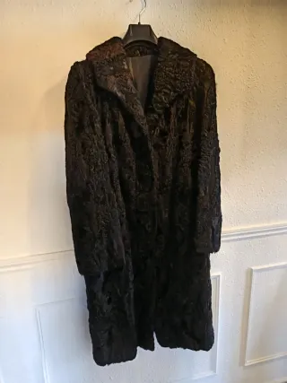 Abrigo de Astrakán Negro
