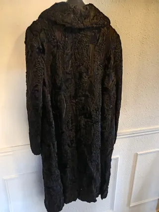 Abrigo de Astrakán Negro