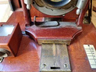 Proyecto restauración cámaras y objetivos antiguos