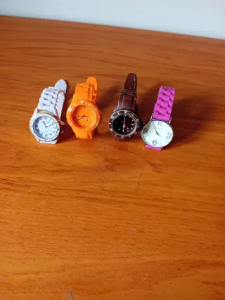 Lote 4 Relojes Chica
