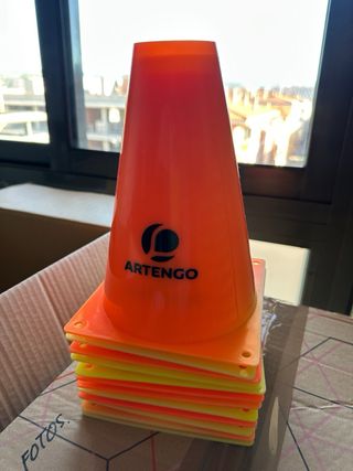 Coni e palloni da allenamento