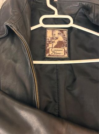 Chaqueta de piel negra