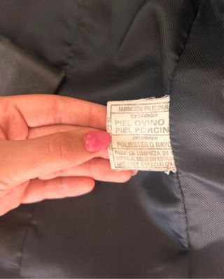 Chaqueta de piel negra