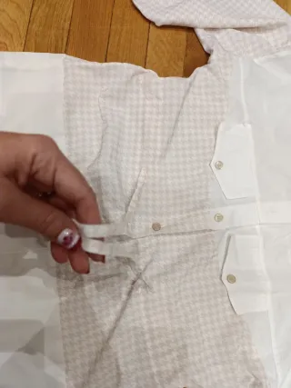 Blusa tipo casaca beige y blanca