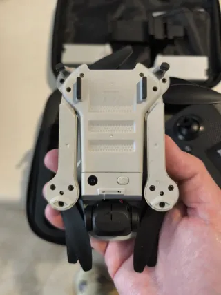 Drone con mando como nuevo