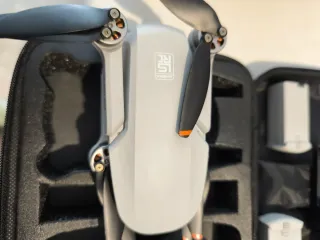 Drone con mando como nuevo