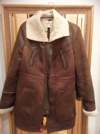 Chaqueta de piel con forro de borrego