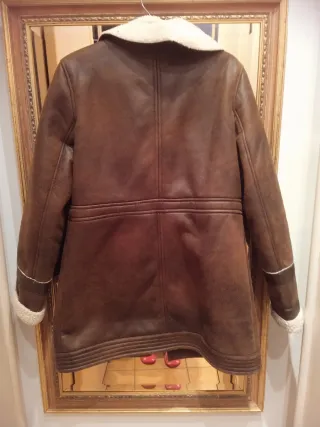 Chaqueta de piel con forro de borrego