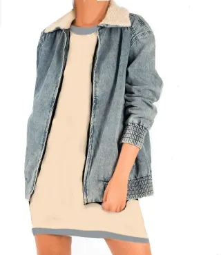 Cazadora vaquera oversize cuello borreguillo