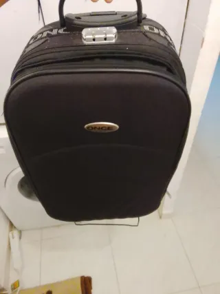 Maleta de viaje marca Once color negro