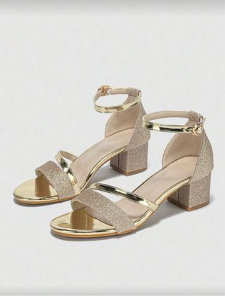 Zapatos dorados brillantes para fiesta Nochevieja