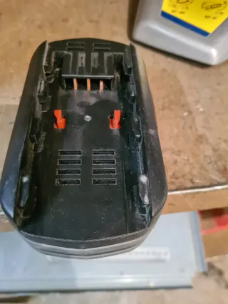 Taladro atornillador 2 batetias Stayer 20V PBL320P