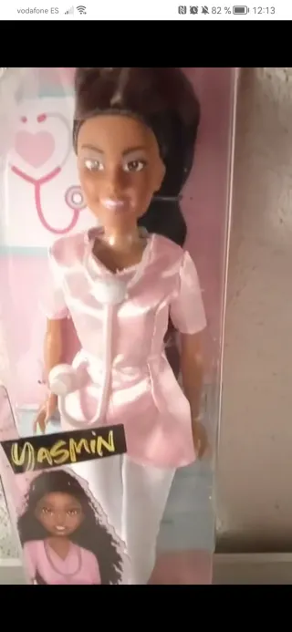 Bambola tipo Barbie dottoressa