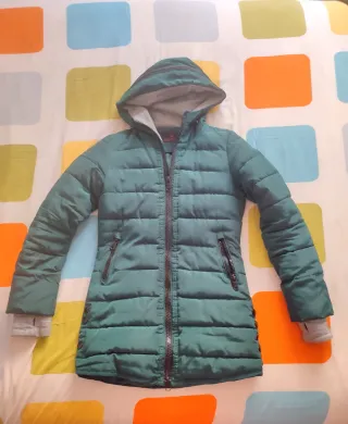 Anorak verde con capucha