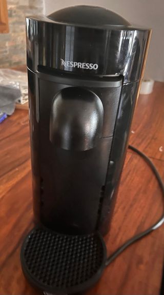 Nespresso Vertuo Plus Cafetera, depósito nuevo.