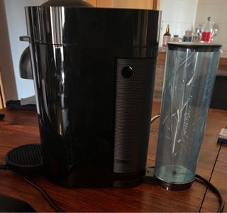 Nespresso Vertuo Plus Cafetera, depósito nuevo.