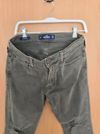 Pantalón vaquero Hollister verde desgastado