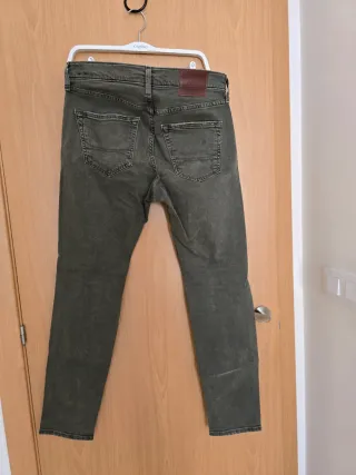 Pantalón vaquero Hollister verde desgastado