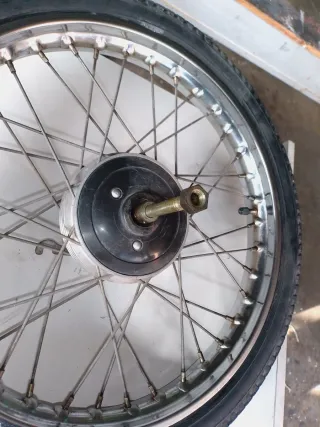 Llanta Delantera Derbi Variant Mundial 16