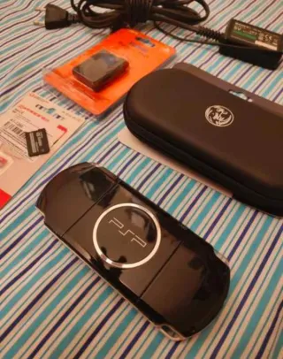 PSP Negra + 3000 Juegos
