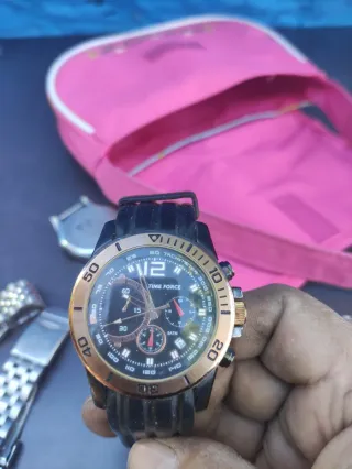 Reloj Festina Cronógrafo Negro y Plateado