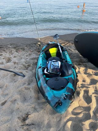 Kayak de pesca con asiento y remos