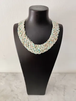 Expositor de collares para negocio o particular.