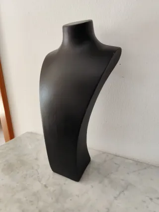 Expositor de collares para negocio o particular.