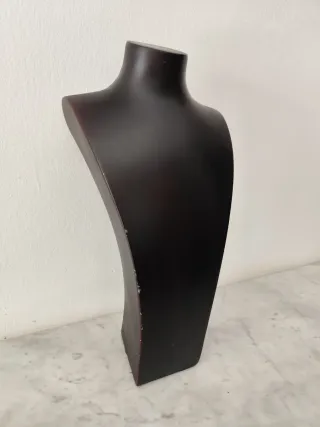 Expositor de collares para negocio o particular.