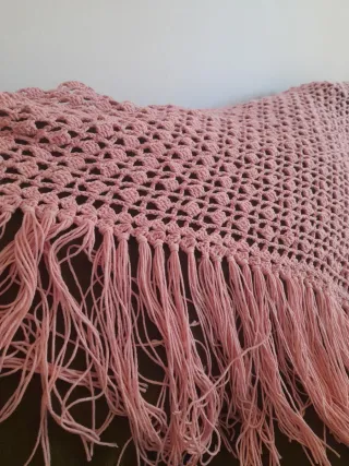 Toquilla  rosa palo crochet con flecos