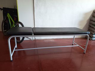 Camilla de masaje negra.