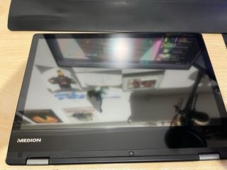 Portátil Convertible Medion Akoya E2221T