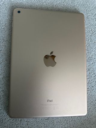 Apple iPad 2017 Dorado y Blanco