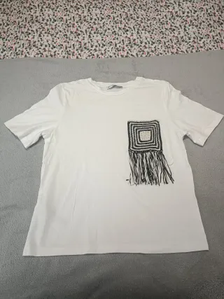 Camiseta Mango Blanca con Bolsillo