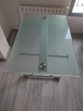 Mesa de comedor cristal y metal
