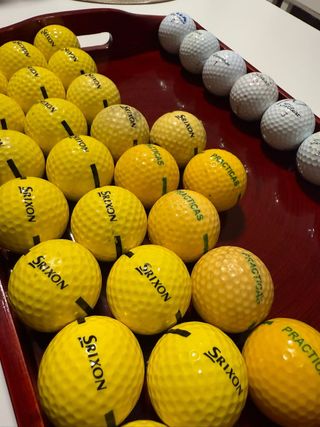 Pelotas de Golf Srixon y Titleist