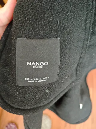 Abrigo negro Mango