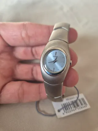 Reloj Lorus Mujer Plata y Azul